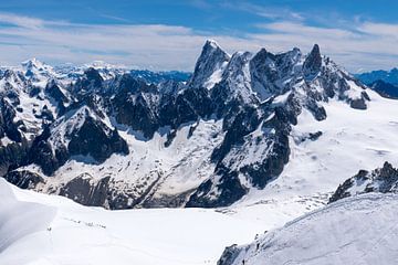 Uitzicht op het Mont Blanc Massief in Frankrijk van Linda Schouw