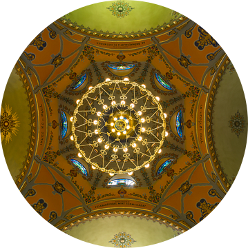 Het plafond van de Subotica Synagoge in Servië van Laszlo Regos