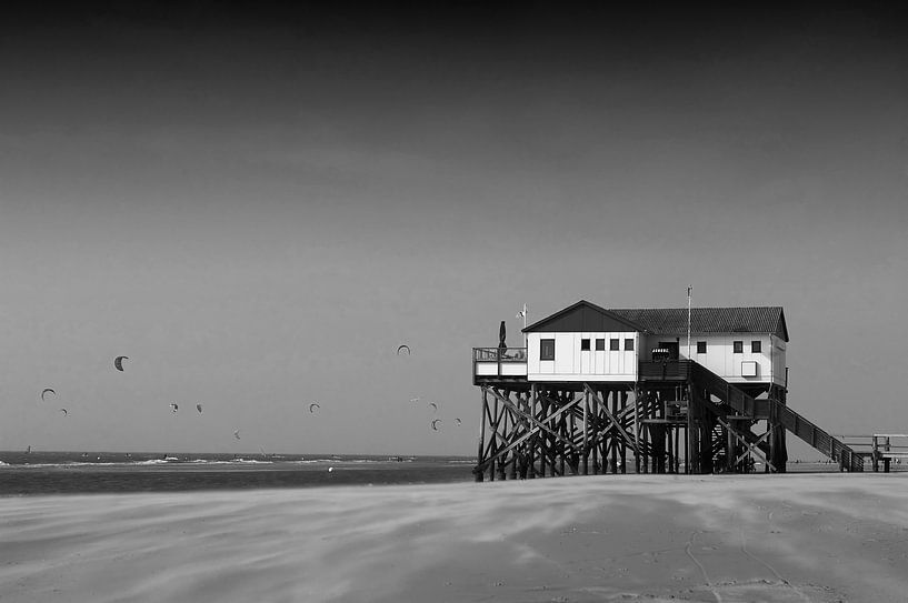 Pfahlbauten in St. Peter Ording (Schleswig-Holstein/ Deutschland) von Frank Herrmann