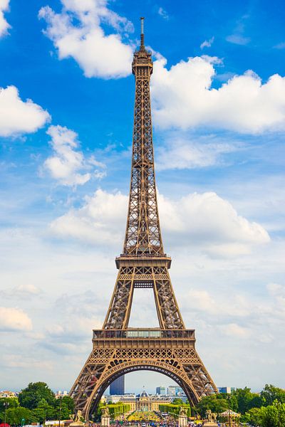 Eiffel Tower by Günter Albers