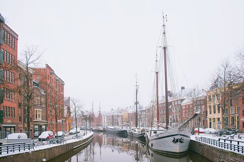 Winterse Foto van Hoge der A in Groningen - Sneeuwlandschap voor Rustige en Warme Interieurdecoratie