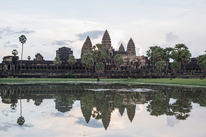Angkor Wat bij zonsopkomst van Frank Alberti