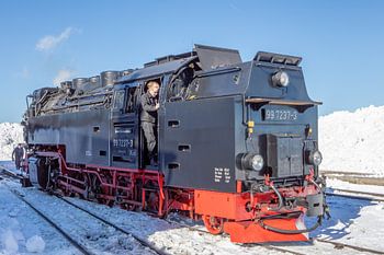 Die Brockenbahn am Bahnhof Brocken (Sachsen-Anhalt)