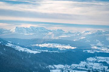 Oberstaufen richting Bodenmeer in de winter van Leo Schindzielorz