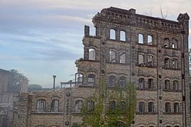 Demolition of the storage building of the complex Böllberger Mühle in Halle
