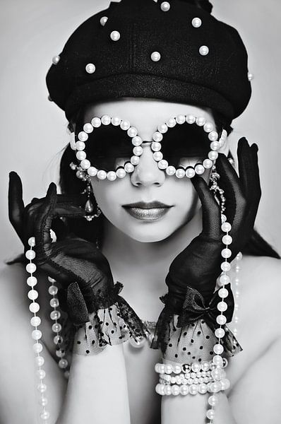 Lady in pearls van StyleStudio M21