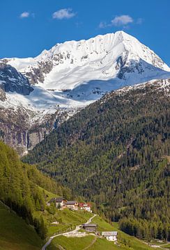 Het dorp Rein in Taufers, Tauferer Ahrntal, Zuid-Tirol van Christian Müringer