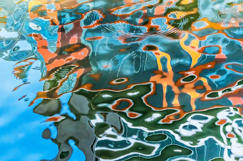 Wrinkles in the water by René van Leeuwen