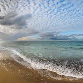 Light play of clouds and sea mists by Jan Huneman