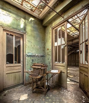 Old office building Urbex by Olivier Photography
