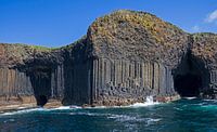 Fingal's Cave is een zeegrot op het onbewoonde eiland Staffa in