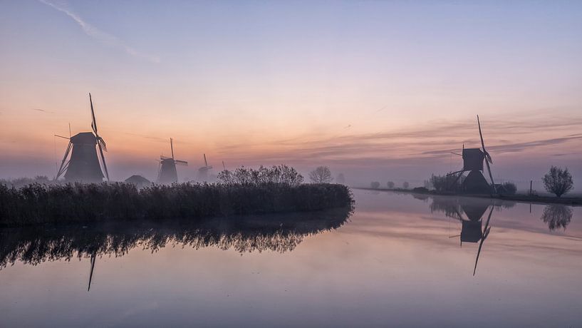 Zonsopkomst Kinderdijk van Cor de Bruijn