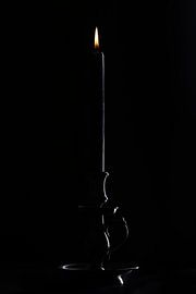 Silhouet zwarte kaars met vlam van FotoBob
