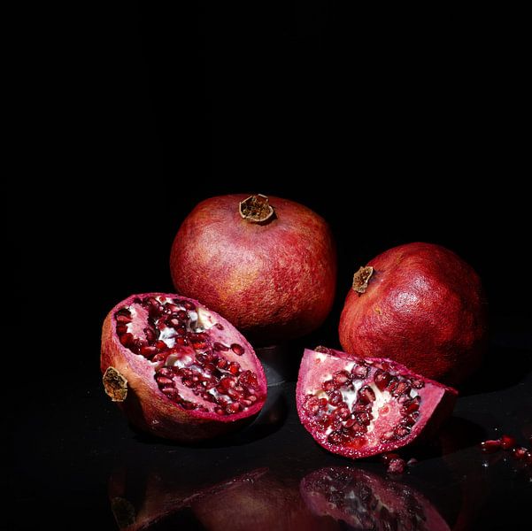 Die Schönheit von Granatäpfeln. von Saskia Dingemans Awarded Photographer