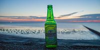 Verfrissend biertje tijdens zonsondergang. 