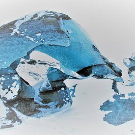 Ice shape on a glacier in Iceland by Gert-Jan Siesling