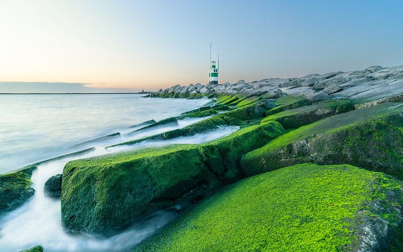 IJmuiden Lighthouse by Steffon Reid