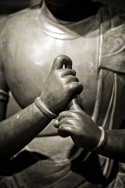 Handen van Buddha sepia meditatie van Rob van Keulen