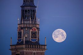 Wachturm Alkmaar mit dem Mond von Sven van der Kooi (kooifotografie)