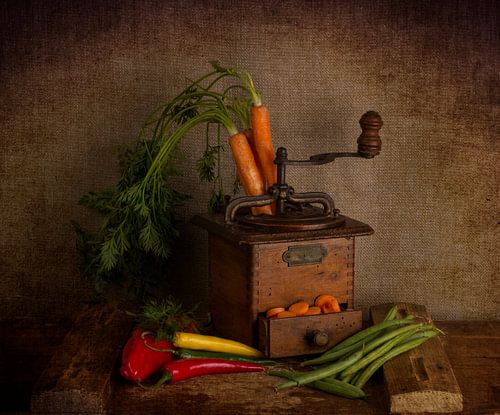 Stilleven met koffiemolen