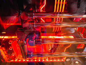 Orange Beleuchtung des Mainboards