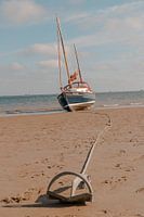 Kleine boot op het strand