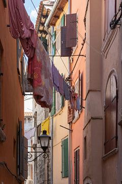 Détails colorés de la rue sur Nina Rotim