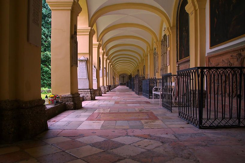 Cloître de l'abbaye Saint-Pierre à Salzbourg par tiny brok