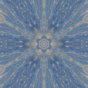Abstraktes Mandala in Blau und Silber