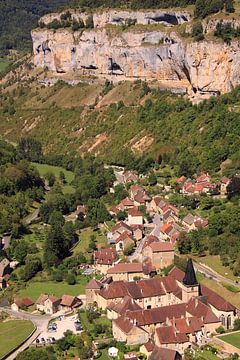 Frans dorpje gezien vanuit de lucht van Bobsphotography