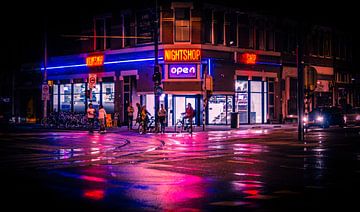Rotterdam Neon Light Nightshop by night van Maurice Verschuur
