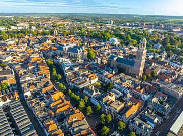 Zwolle luchtfoto tijdens een zomerse zonsondergang