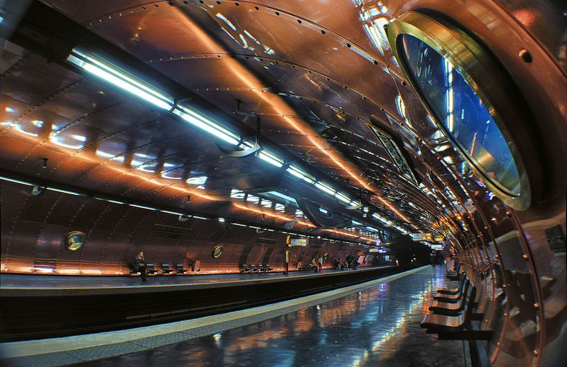 Jules Verne Metrostation by Tanja de Boer