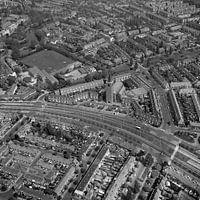 1976:Historische zwart/wit luchtfoto van de stad Leiden