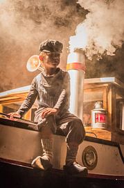 Jongen op sleepboot by Arie Bruinsma