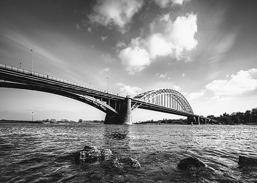 Pont Waal Nijmegen en noir et blanc