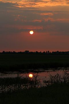 Zonsondergang in Friesland von Fotografie Sybrandy