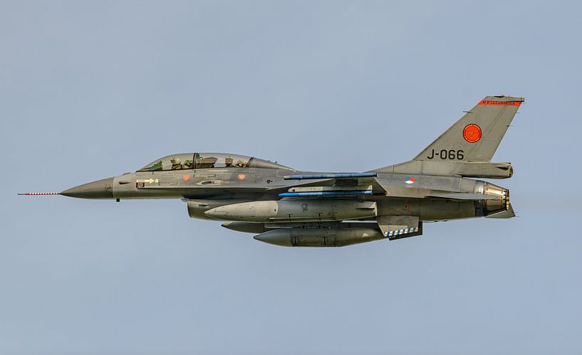 F-16B MLU Fighting Falcon &quot;Orange Jumper&quot;(J-066). by Jaap van den Berg