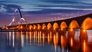 Brücke 'De Oversteek', Nimwegen, Niederlände