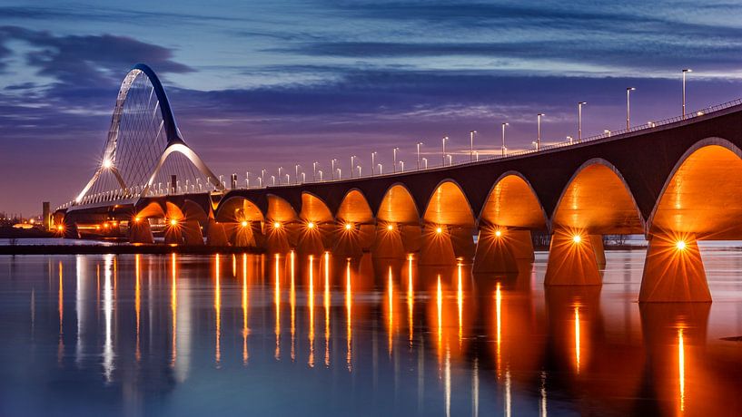 Pont 'De Oversteek', Nijmegen, Pays-Bas par Adelheid Smitt