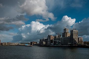 Dramatischer Himmel in Rotterdam | Dramatischer Himmel in Rotterdam von Laura Maessen