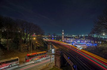 Hamburg St. Pauli Landungsbrücken by Jan Barthodzie