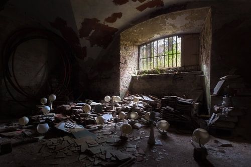 L'obscurité dans la cave.