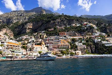 Die bunte Stadt Positano, Italien von Kelsey van den Bosch
