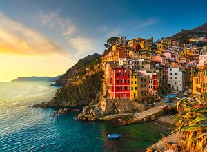 Blick auf Riomaggiore bei Sonnenuntergang. Cinque Terre