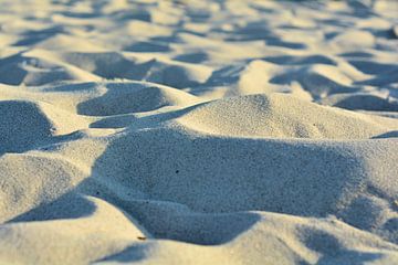 Zand op het strand van de Oostzee van Heiko Kueverling