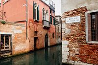 De authentieke kanalen van Venetië in Italië
