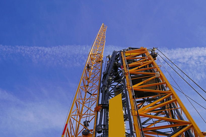 Folding crane assembly by Babetts Bildergalerie