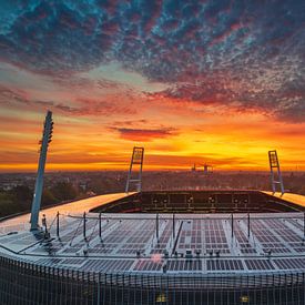 Weserstadion bei Sonnenaufgang in Bremen, Deutschland von Michael Abid