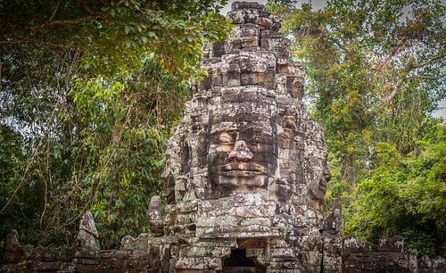 Toegangspoort naar Bayon tempel met gezichten, Angkor Thom, Cambodja